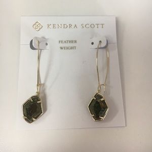 NWT Kendra Scott earrings